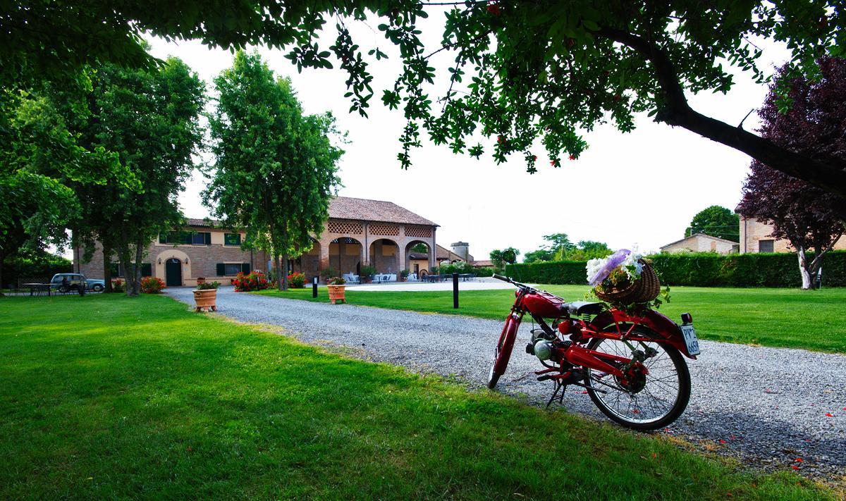 Agriturismo Tenuta Casteldardo Besenzone Exteriér fotografie